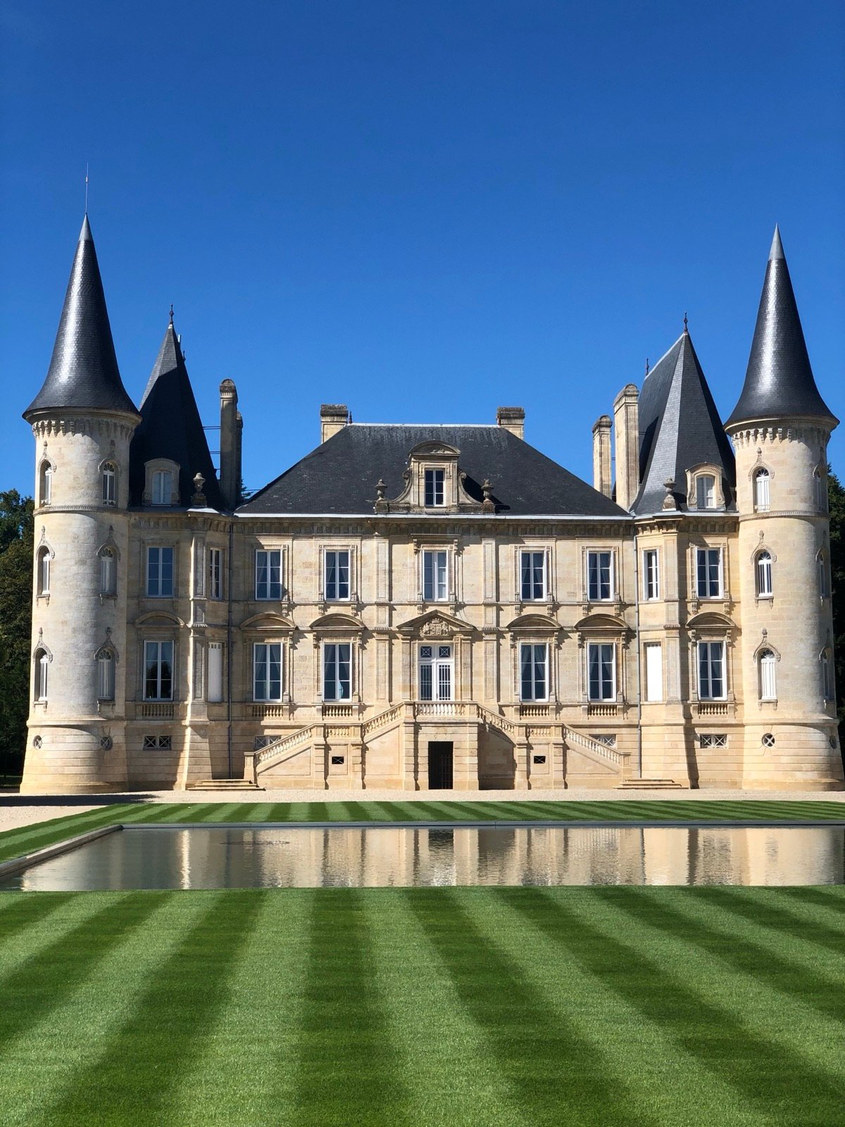 Château Pichon Baron, Pauillac, and its reflecting pool