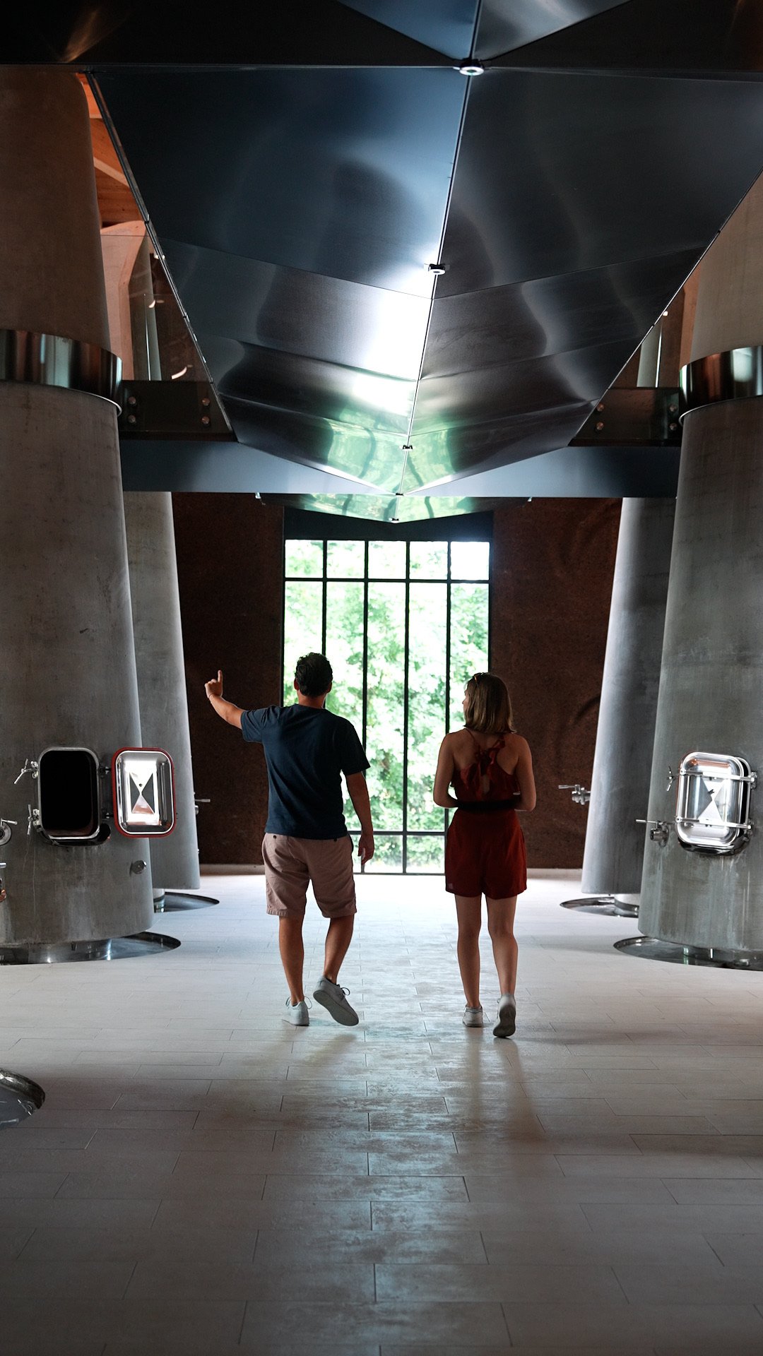 Guests discovering the vat room of a Grand Cru Classé